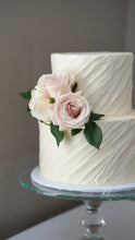 Load image into Gallery viewer, Textured Buttercream + Fresh Blooms

